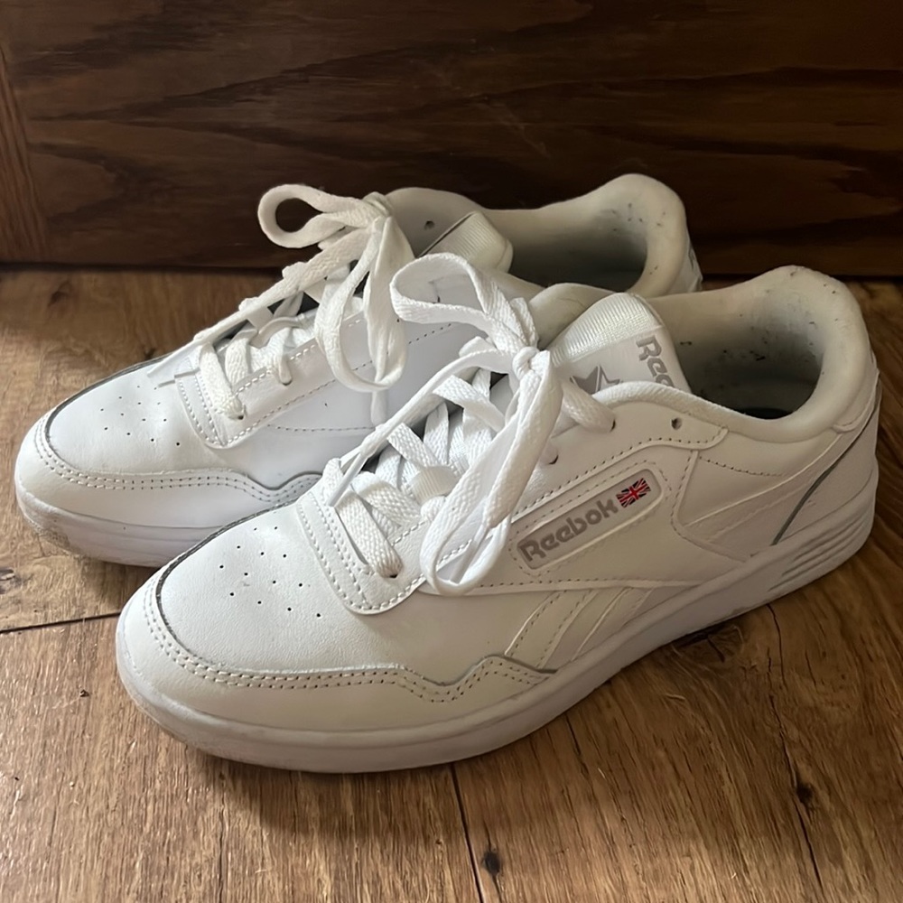 Reebok white sneakers 7 1/2